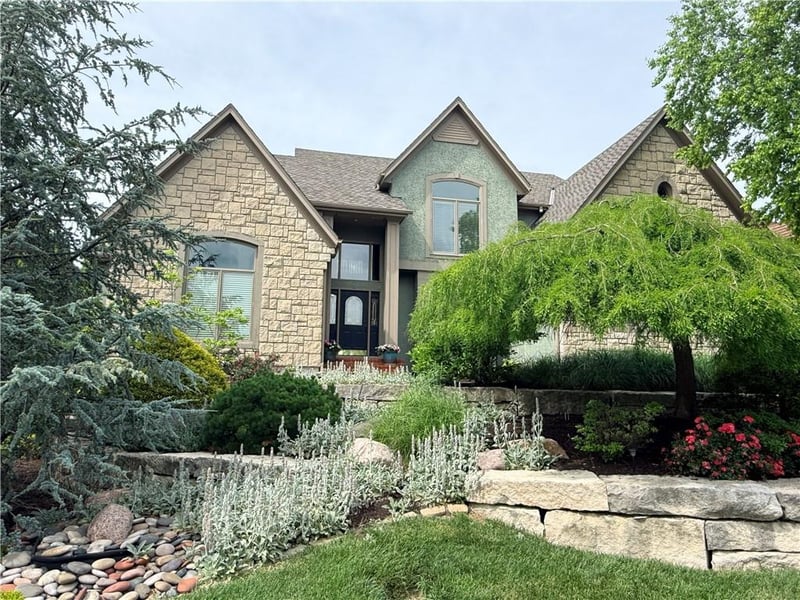 13210 Outlook St, Overland Park, KS 66209