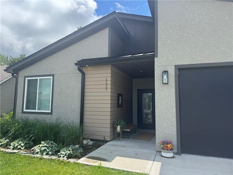 111 16th Ter, Eudora, KS 66025