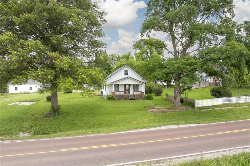 807 Grand Dd Hw, Faucett, MO 64448