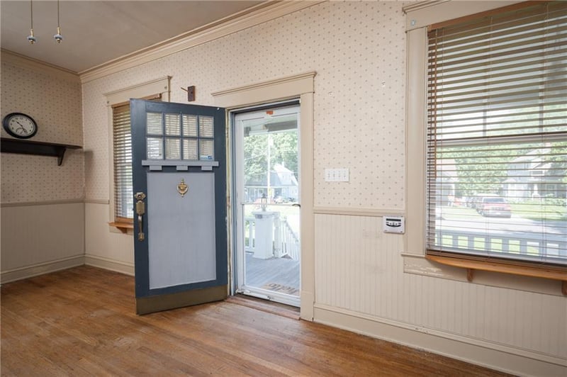 705 Fuller Ave, Independence, MO 64052