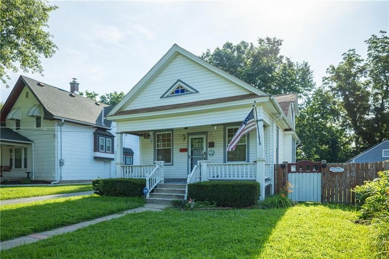 705 Fuller Ave, Independence, MO 64052