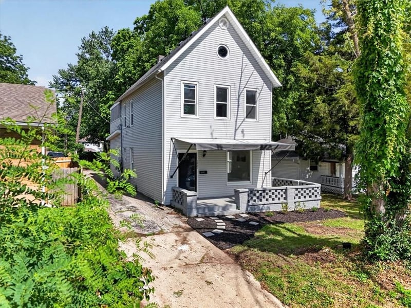 1821 Sterling Ave, Independence, MO 64052