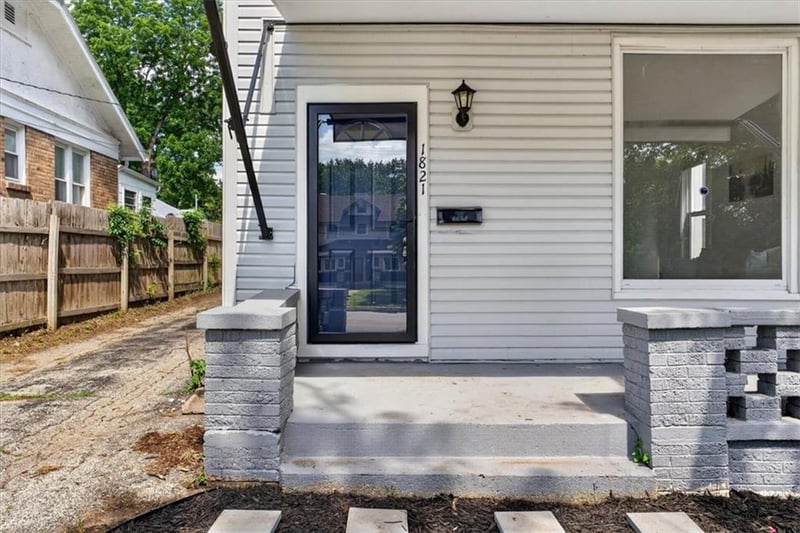 1821 Sterling Ave, Independence, MO 64052