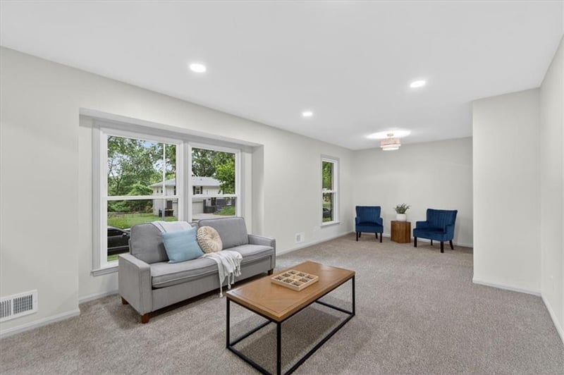 8313 E 104th St, Kansas City, MO 64134