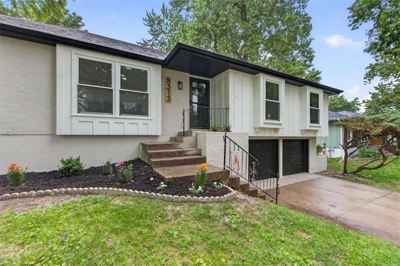 8313 E 104th St, Kansas City, MO 64134