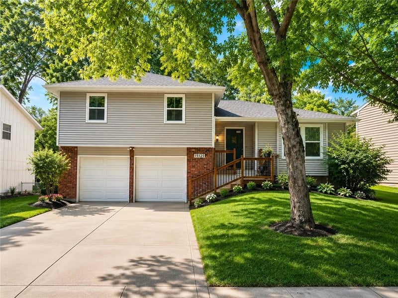 15125 Locust St, Olathe, KS 66062