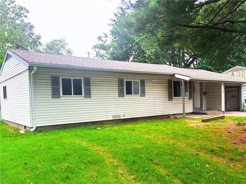 6114 Virginia Ave, Gladstone, MO 64118
