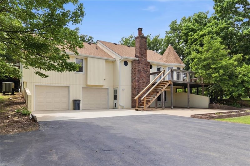 12306 Brookfield Dr, Peculiar, MO 64078