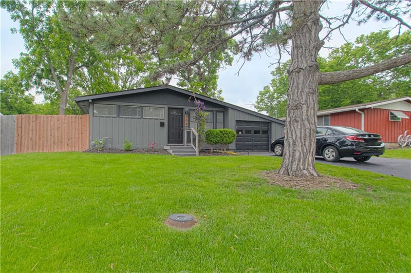 708 Chestnut Ave, Olathe, KS 66061