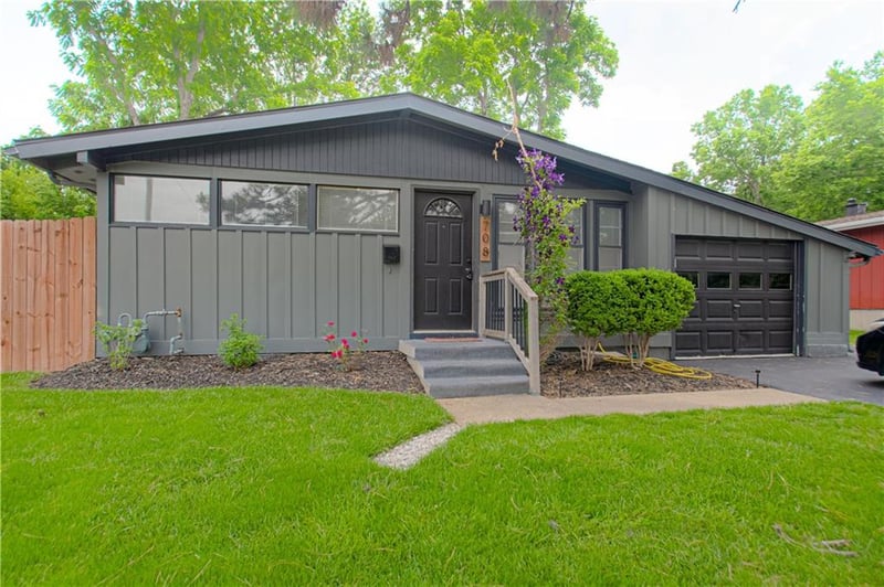 708 Chestnut Ave, Olathe, KS 66061