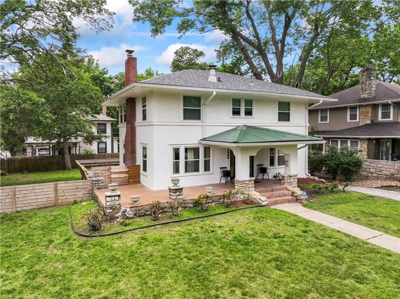 7444 Summit St, Kansas City, MO 64114