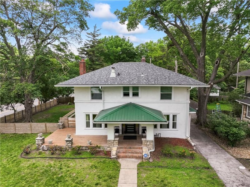 7444 Summit St, Kansas City, MO 64114
