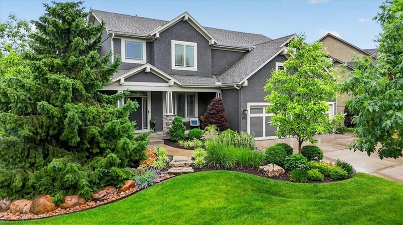 9109 W 156th Pl, Overland Park, KS 66221
