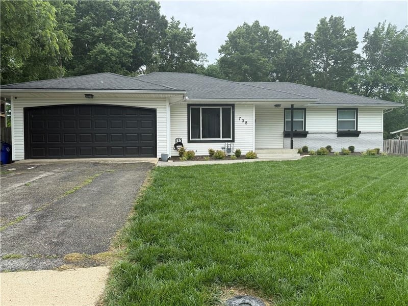 708 Harrison St, Olathe, KS 66061