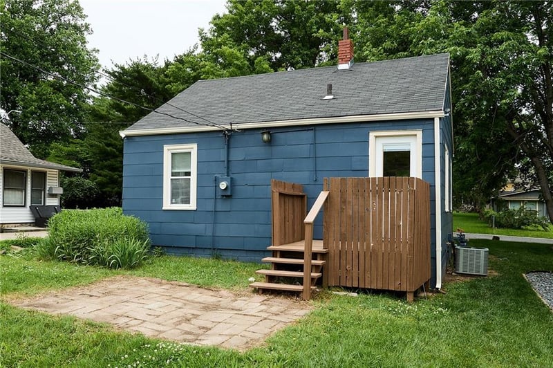 115 E 80th Ter, Kansas City, MO 64114