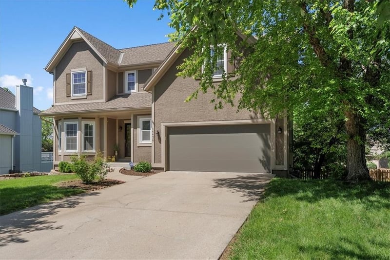 14436 Hemlock St, Overland Park, KS 66223