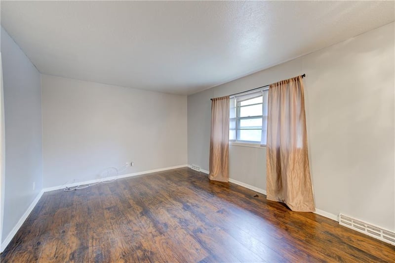 1836 78th St, Kansas City, MO 64132