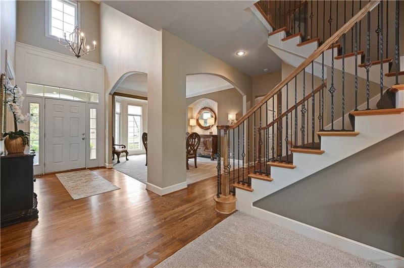 5609 Roundtree St, Shawnee, KS 66226