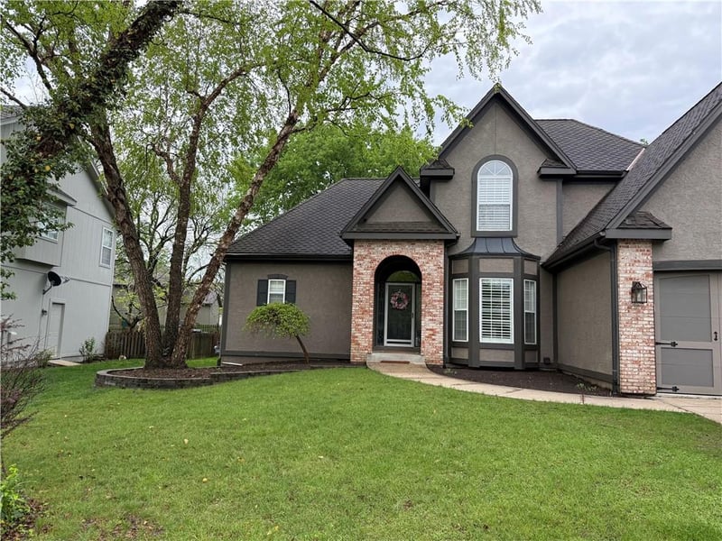 8005 154th St, Overland Park, KS 66223