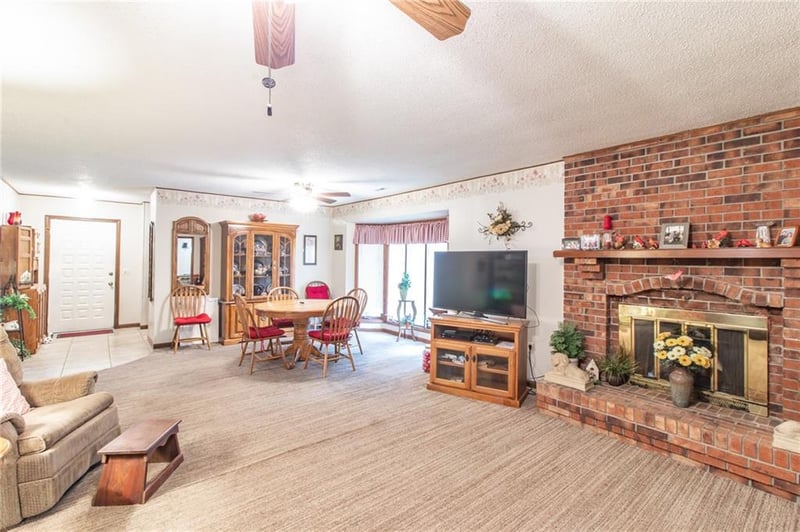 403 Chestnut St, Holden, MO 64040