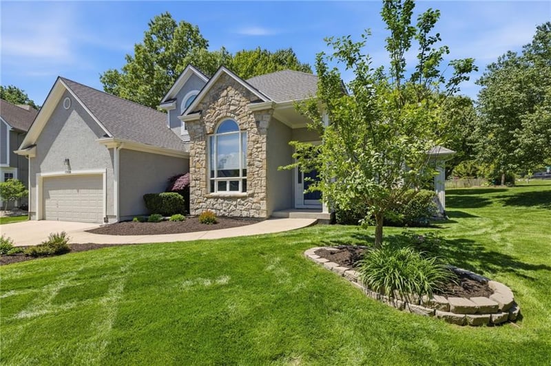 15606 W 79th Ter, Lenexa, KS 66219