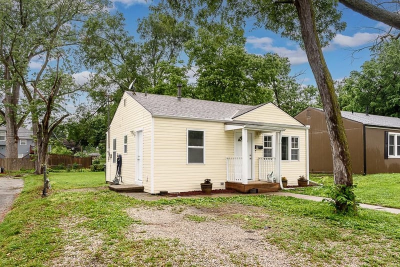 312 Cornell Ave, Bonner Springs, KS 66012