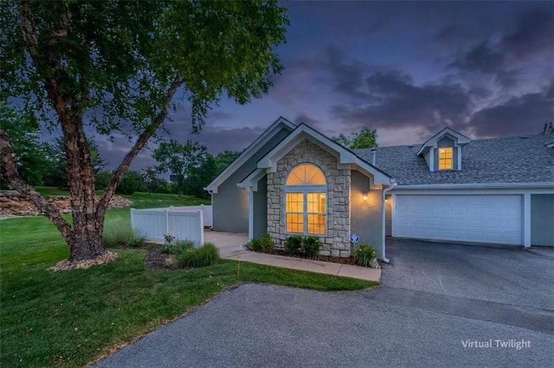 7213 Meadow View St, Shawnee, KS 66227