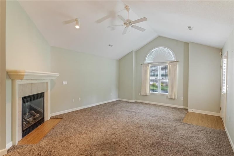 7213 Meadow View St, Shawnee, KS 66227