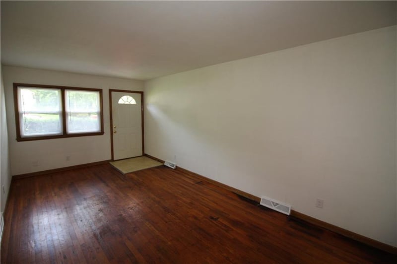 202204 Sterling Ave, Sugar Creek, MO 64054