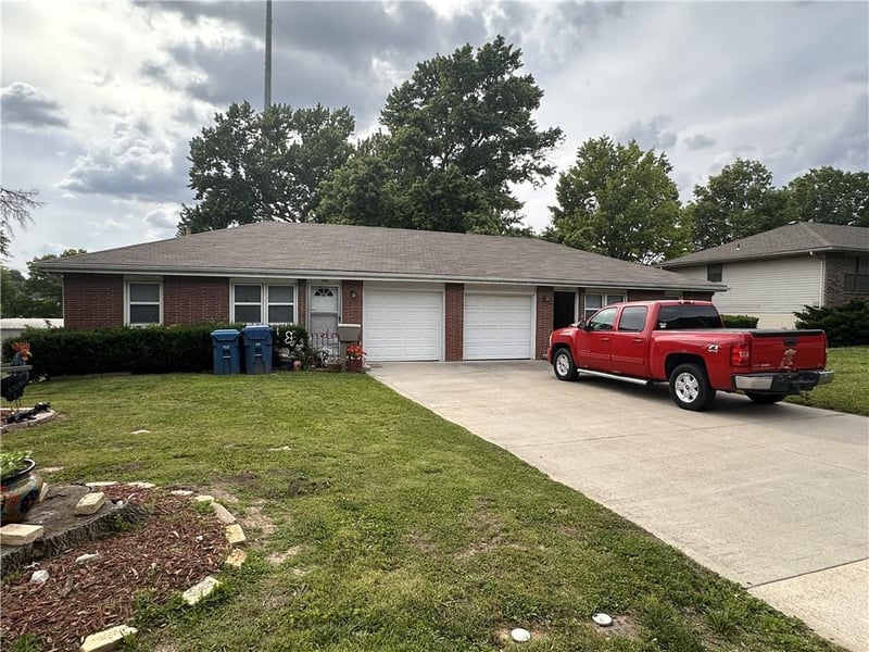 202204 Sterling Ave, Sugar Creek, MO 64054