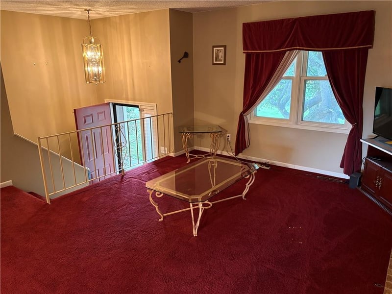 1404 Sandalwood Ct, Blue Springs, MO 64015