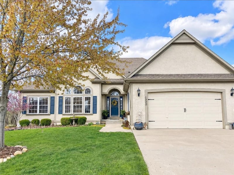 1522 Ventnor Ln, Raymore, MO 64083