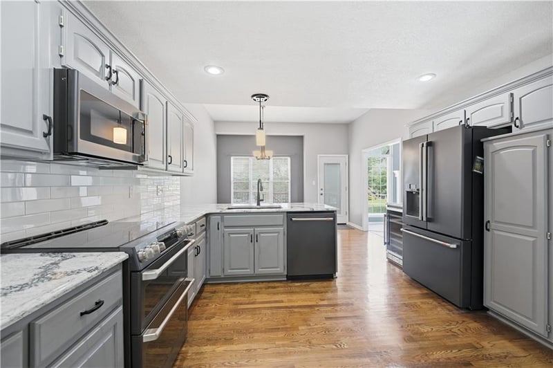 1305 Crystal Creek Pl, Blue Springs, MO 64015