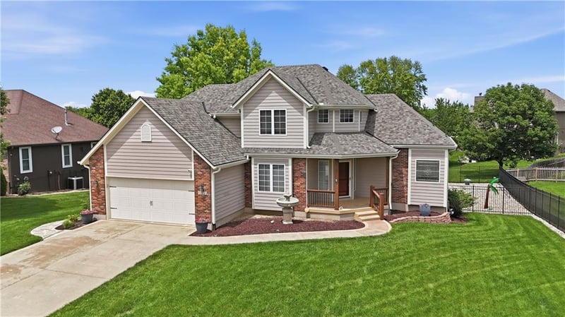 1305 Crystal Creek Pl, Blue Springs, MO 64015