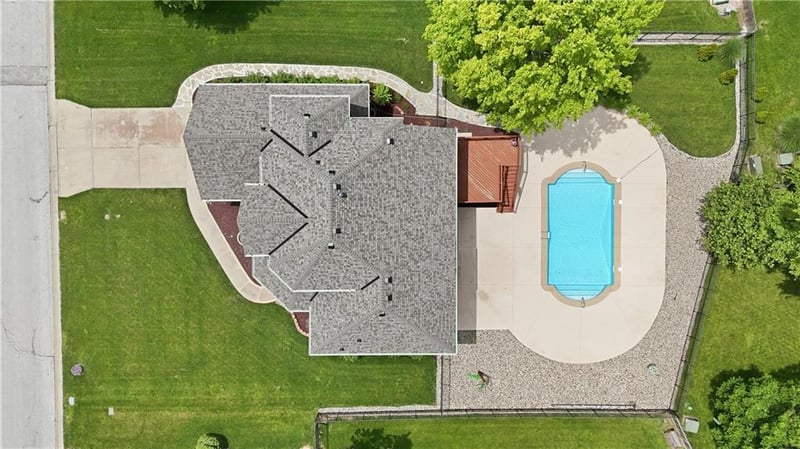 1305 Crystal Creek Pl, Blue Springs, MO 64015
