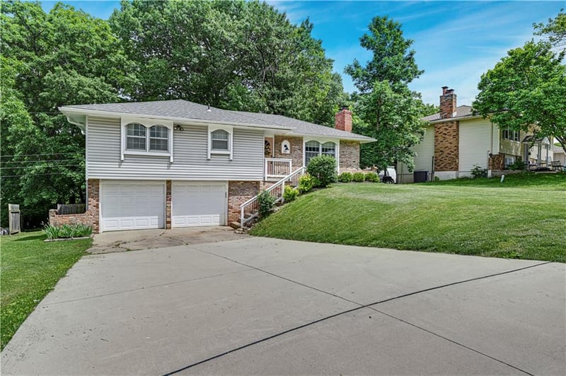 5131 Goodman Ln, Overland Park, KS 66202