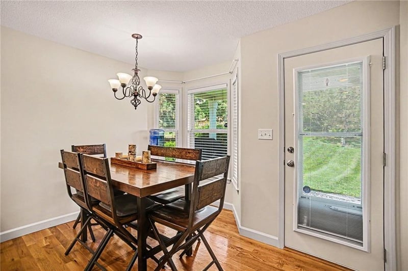 98 Continental St, Lansing, KS 66043