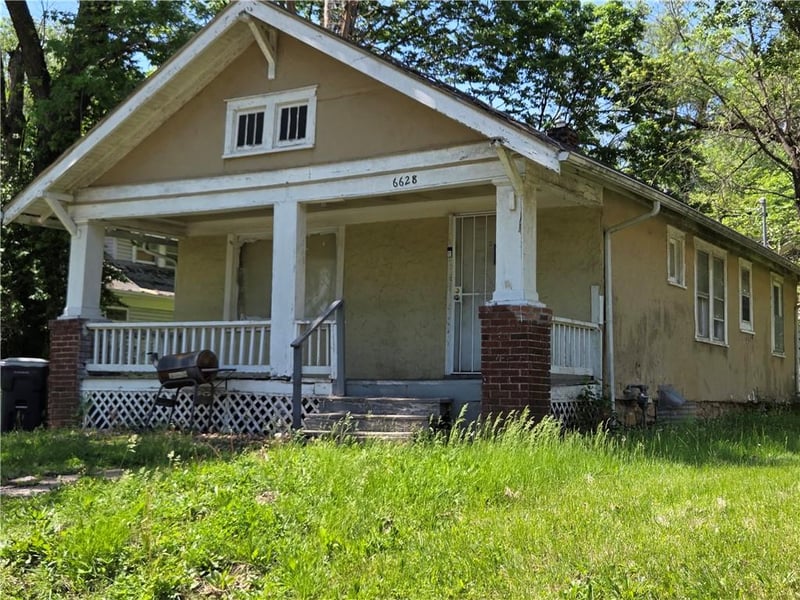 6628 Virginia Ave, Kansas City, MO 64131