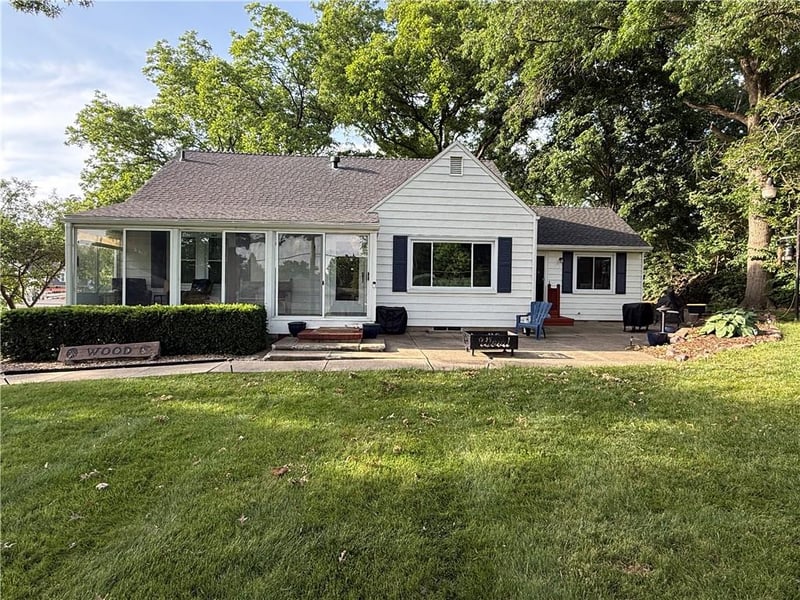 1514 Vilas St, Leavenworth, KS 66048