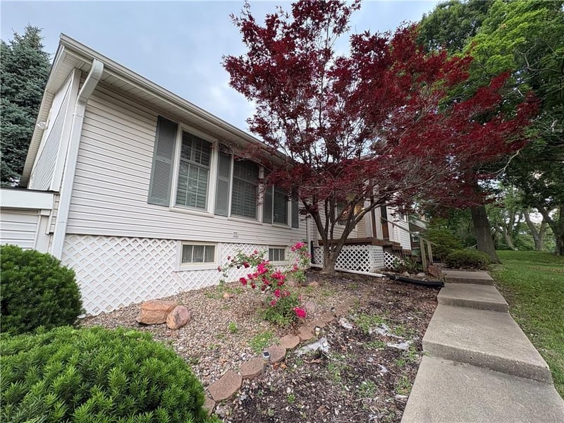 15800 Salisbury Rd, Independence, MO 64050