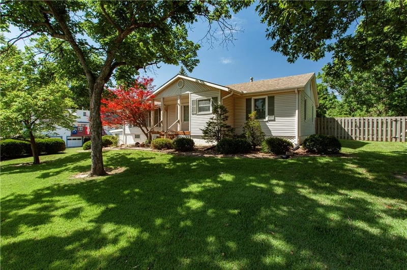15800 Salisbury Rd, Independence, MO 64050