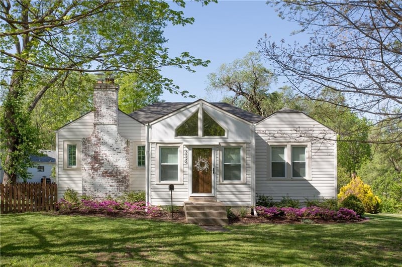 5526 Lowell St, Mission, KS 66202