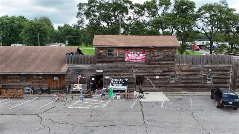 201 Roseport Rd, Elwood, KS 66024