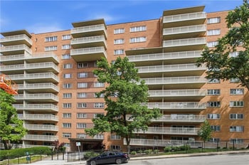 310 W 49th St #206, Kansas City, MO 64112