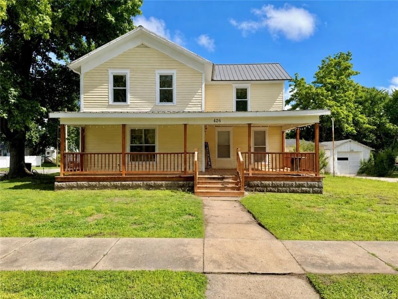 426 Walnut St, Nevada, MO 64772