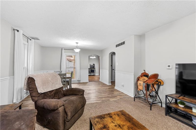 426 Walnut St, Nevada, MO 64772