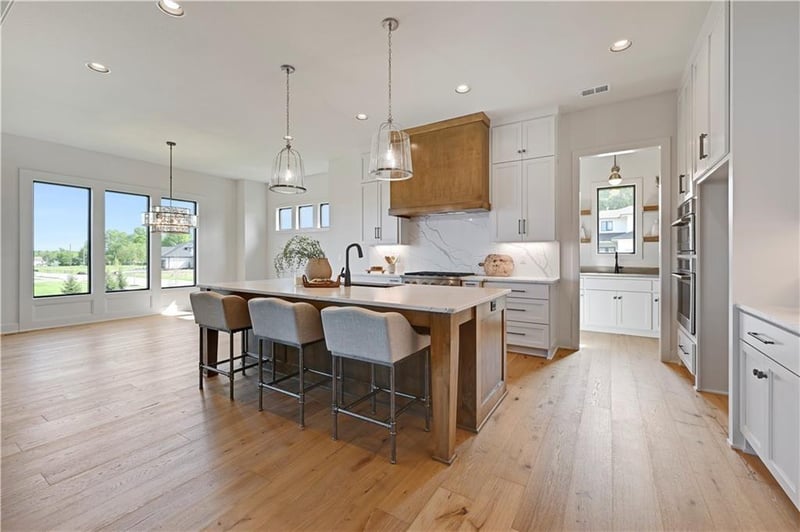 17029 Parkhill St, Overland Park, KS 66221