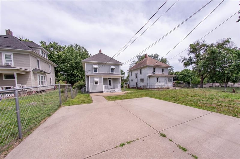 2526 17th St, St Joseph, MO 64503