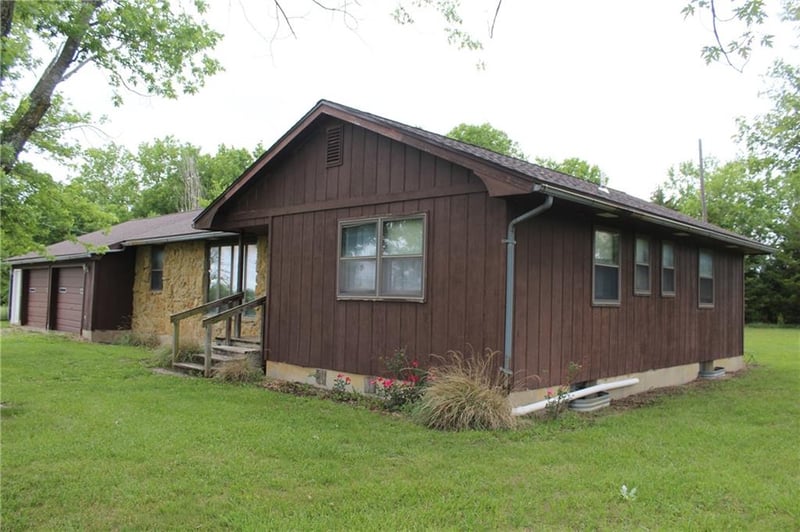 1470 Texas Rd, Iola, KS 66749