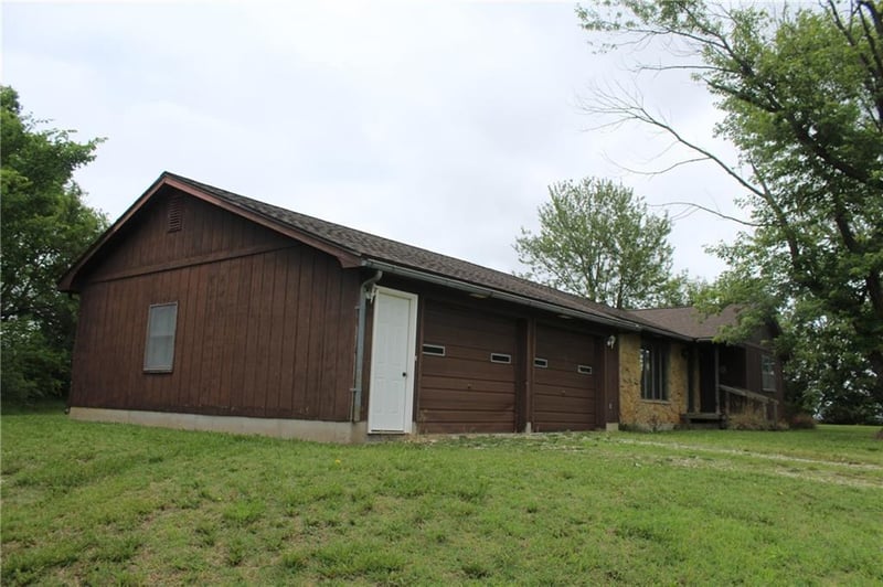 1470 Texas Rd, Iola, KS 66749